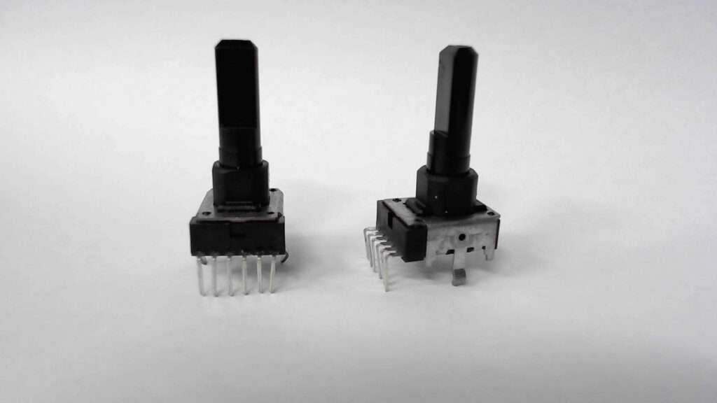 10KB Dual, Center Detent, Plastic D-Shaft 18mm