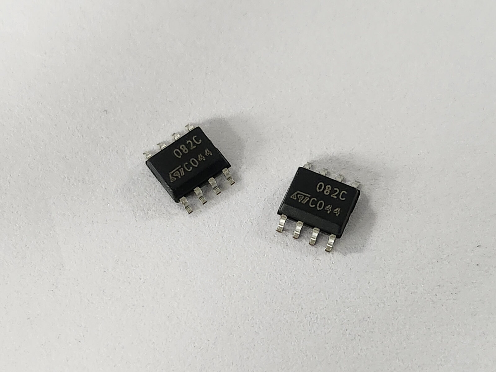 TL082C