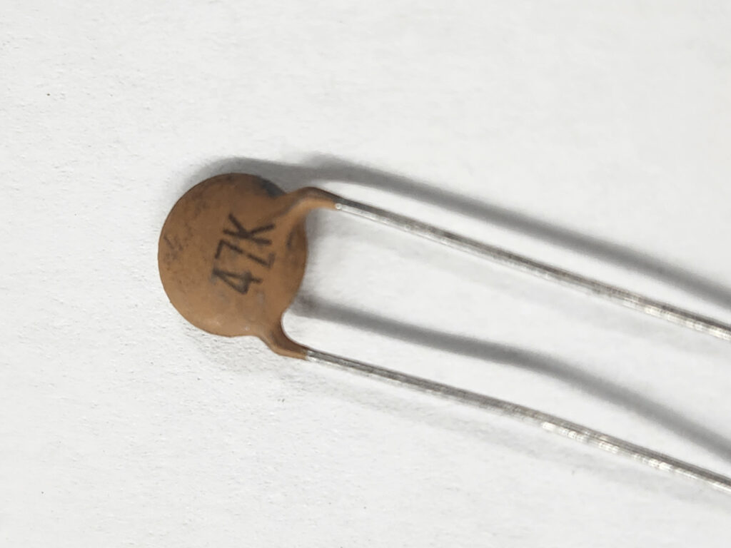 0.000047uf 50v, Ceramic