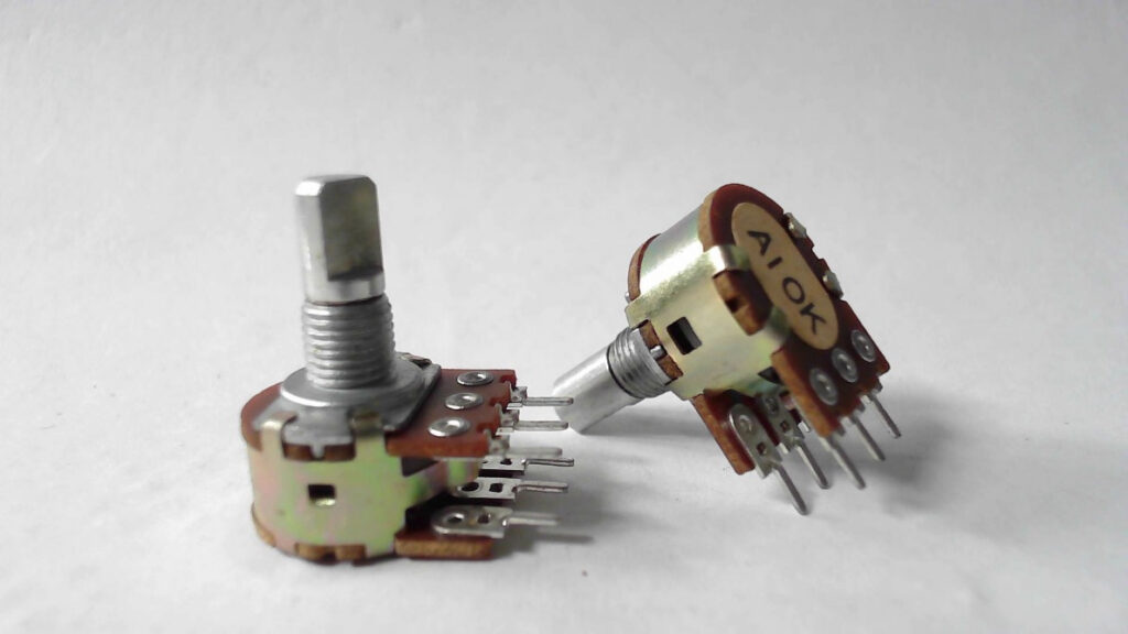 10KA, Dual, Metal D-shaft, 15mm