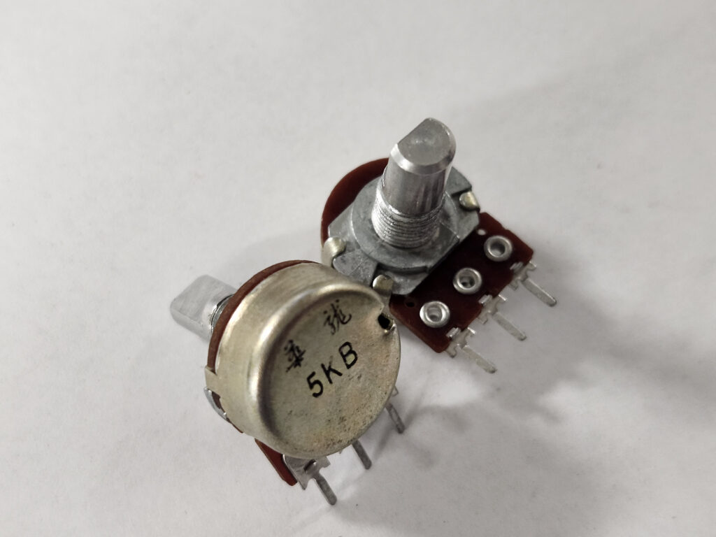 5KB Metal D-Shaft (Center Detent)