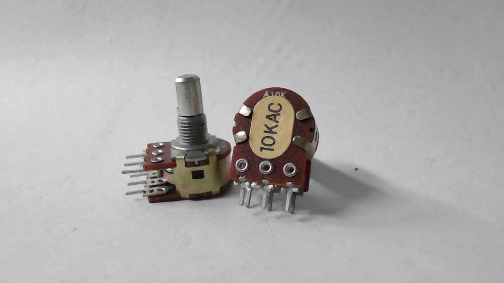 10KAC, Dual, Metal D-Shaft, 15mm